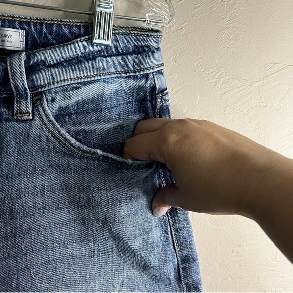 Kancan Curvy Rid-rise Raw Hem Denim Shorts - Picture 4 of 8